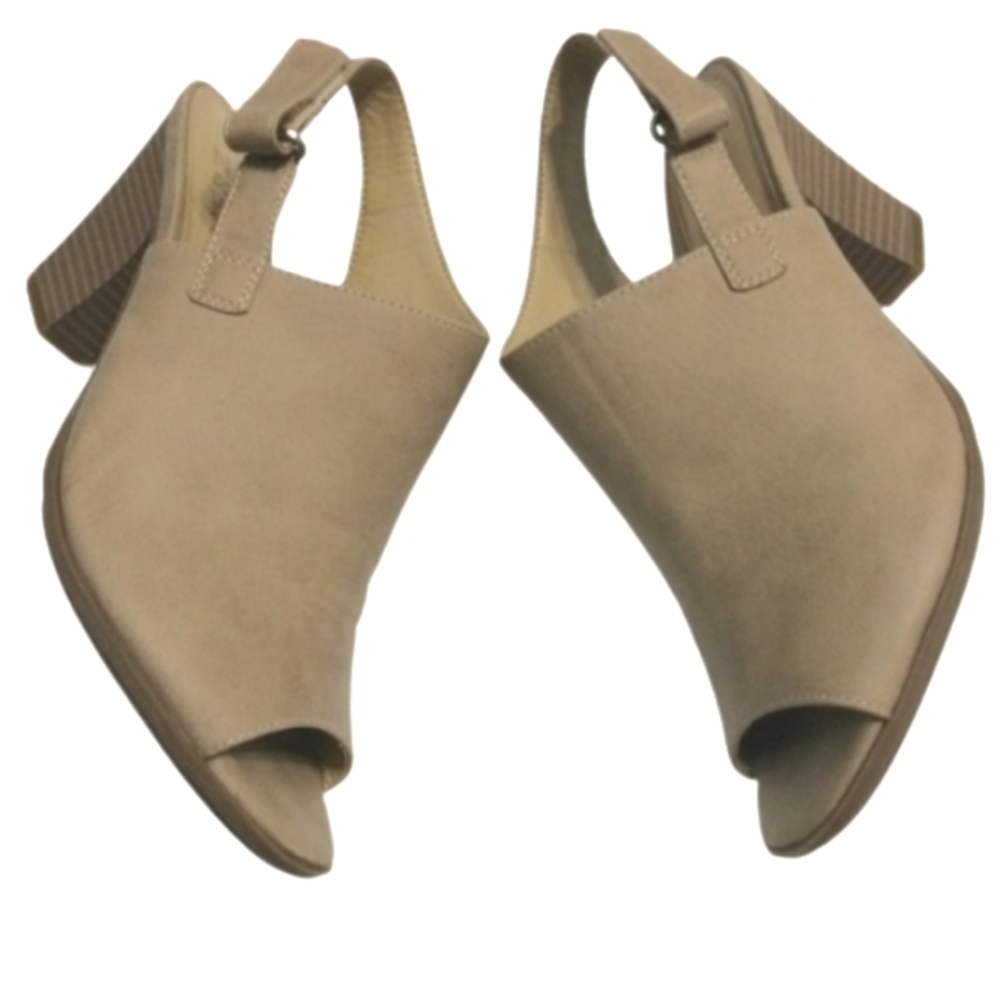 NATURALIZER SHOES